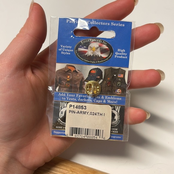 Army pin - Picture 2 of 3